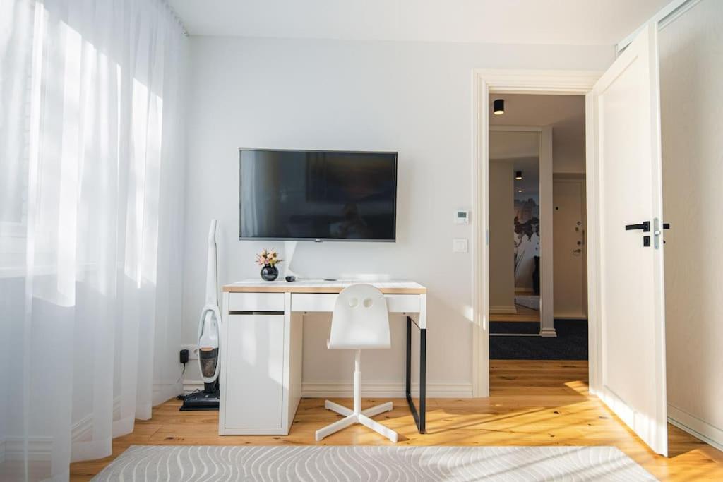 New Luxury 3Br Apartment In Old Town, Free Parking Haapsalu Exterior foto